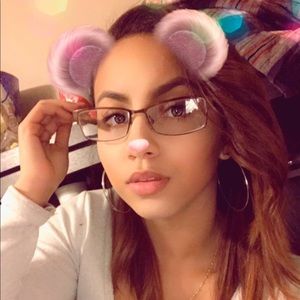 Meet your Posher, Daniela